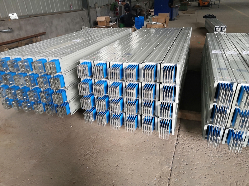 空氣型母線(xiàn)槽